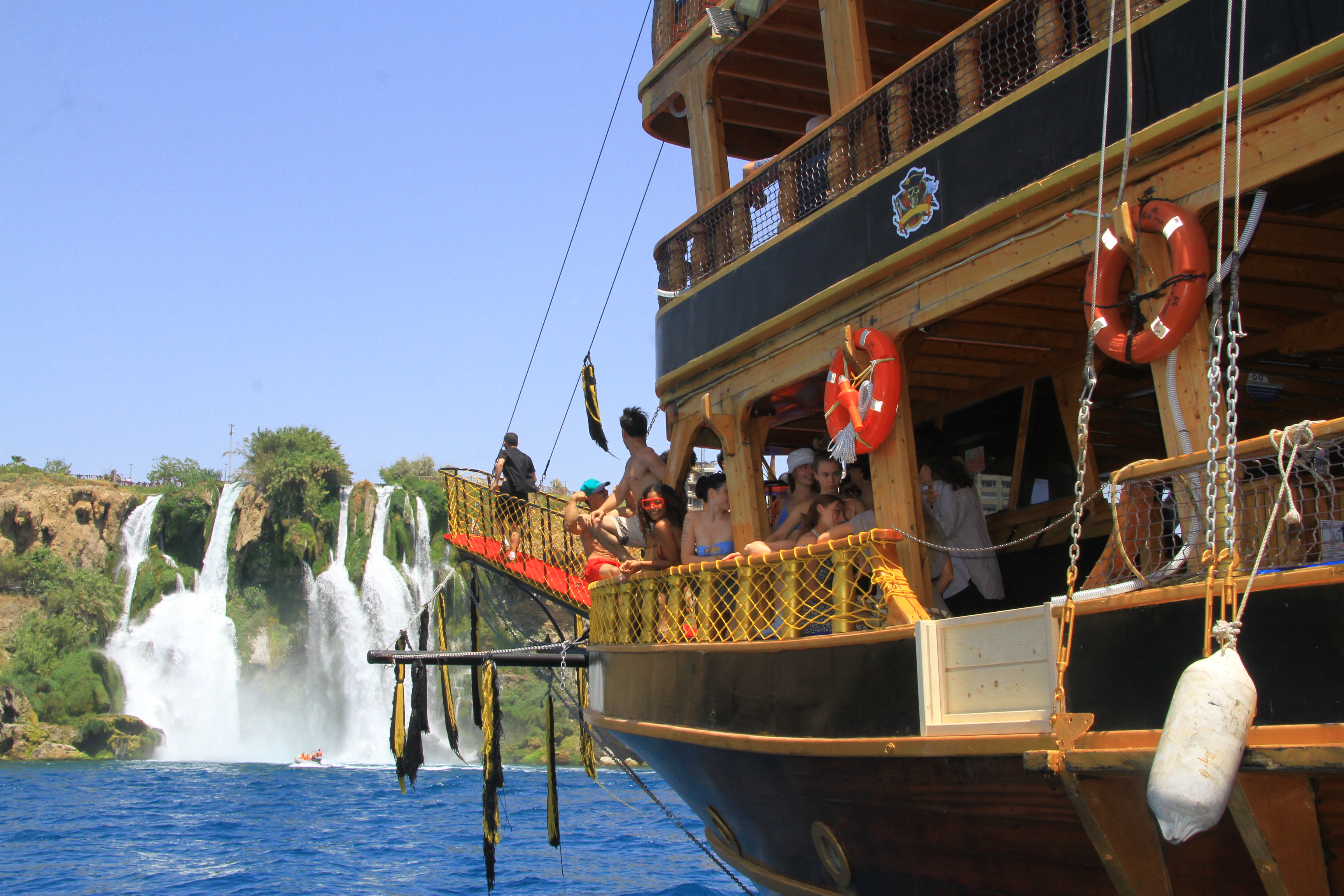 Antalya Waterfall Party Boat – Foam & Music Cruise